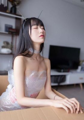 二个吃我乳房一个吃我b_手机MP4字幕高清版在线播放